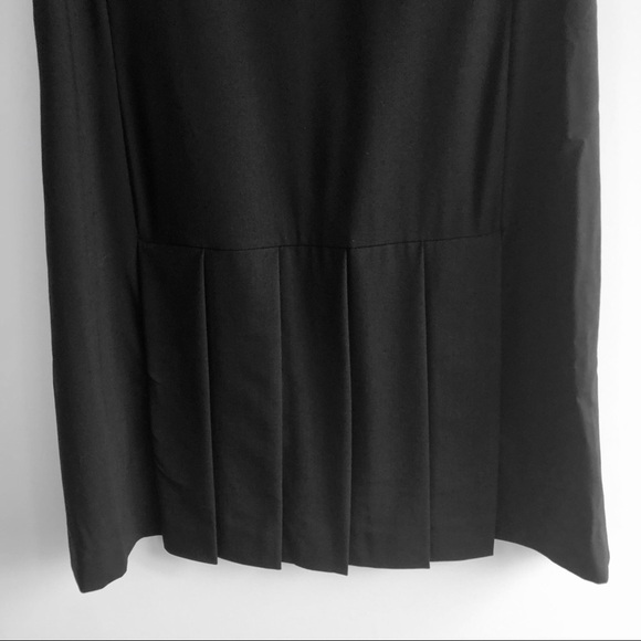 Theory Pleated Front Sleeveless Black Dress - Picture 7 of 9
